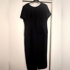 R&M Richard’s size 16 Women’s Dress. Classic. * Color Is NAVY Blue *
